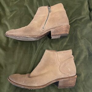FRYE Carson Piping Shootie